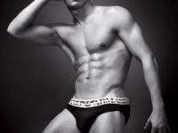cristiano_ronaldo_naked_in_emporio_armani_underwear_campaign-240x300